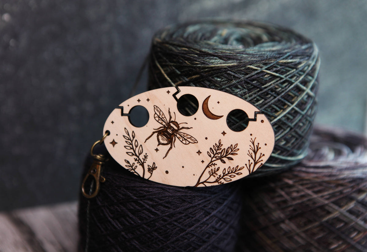 Bee & Crescent Moon Yarn Separator