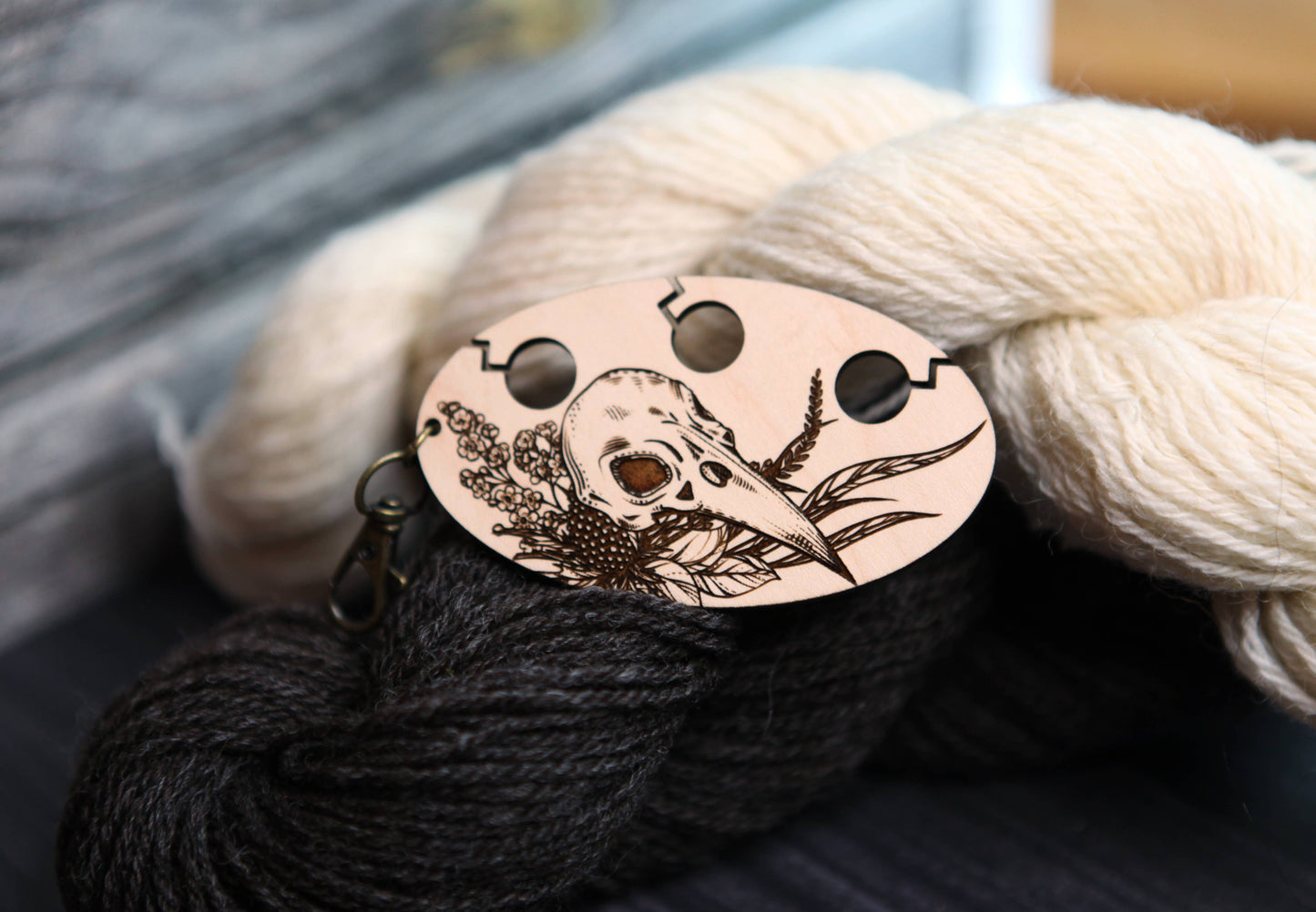 Raven Skull Yarn Separator