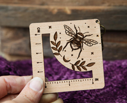 Bee Knit & Crochet Gauge