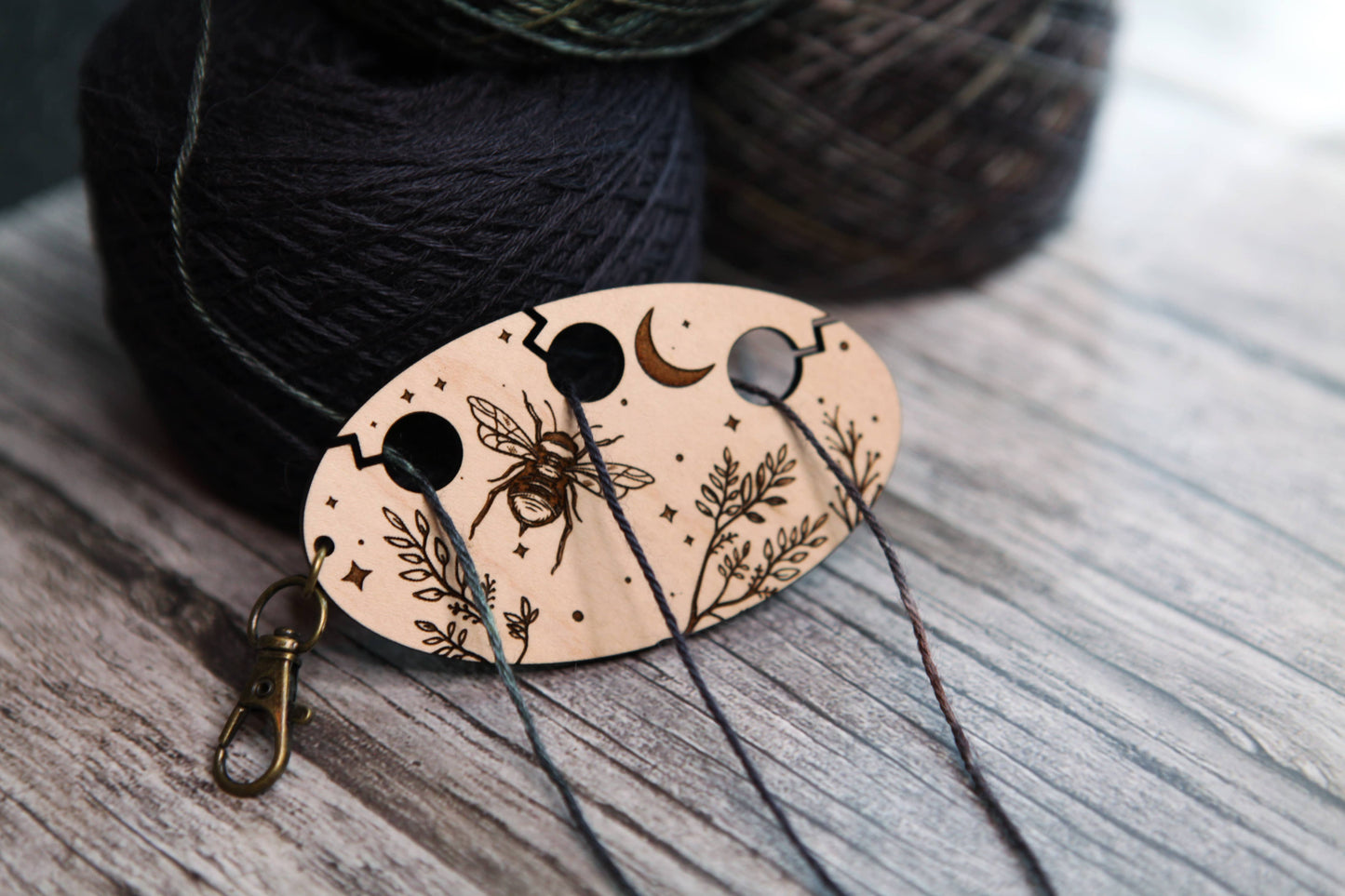 Bee & Crescent Moon Yarn Separator