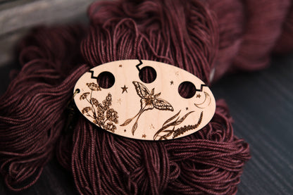 Luna Moth in Night Sky Yarn Separator
