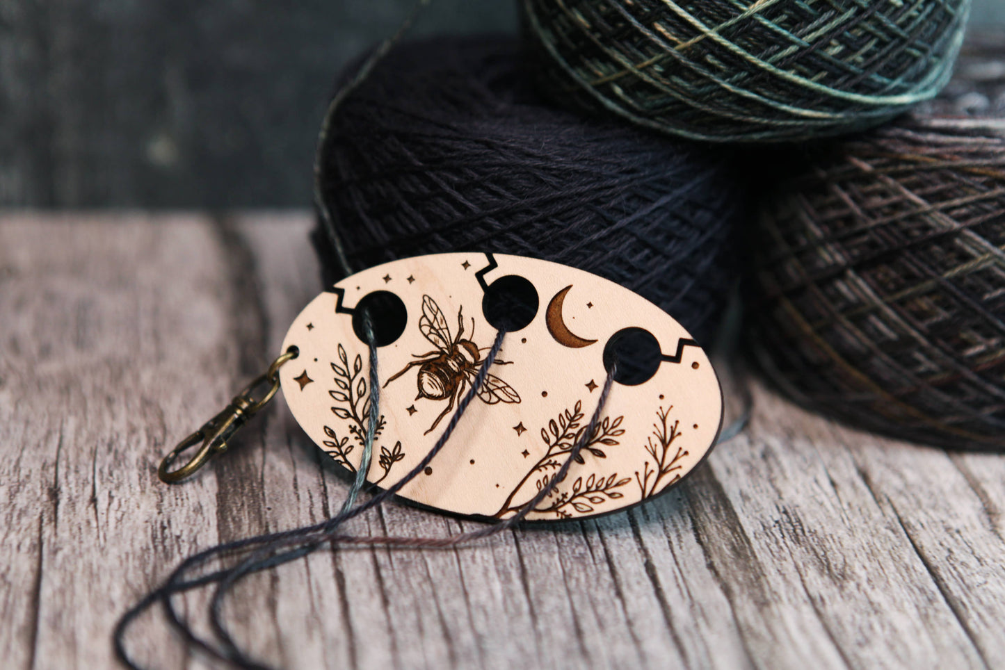 Bee & Crescent Moon Yarn Separator