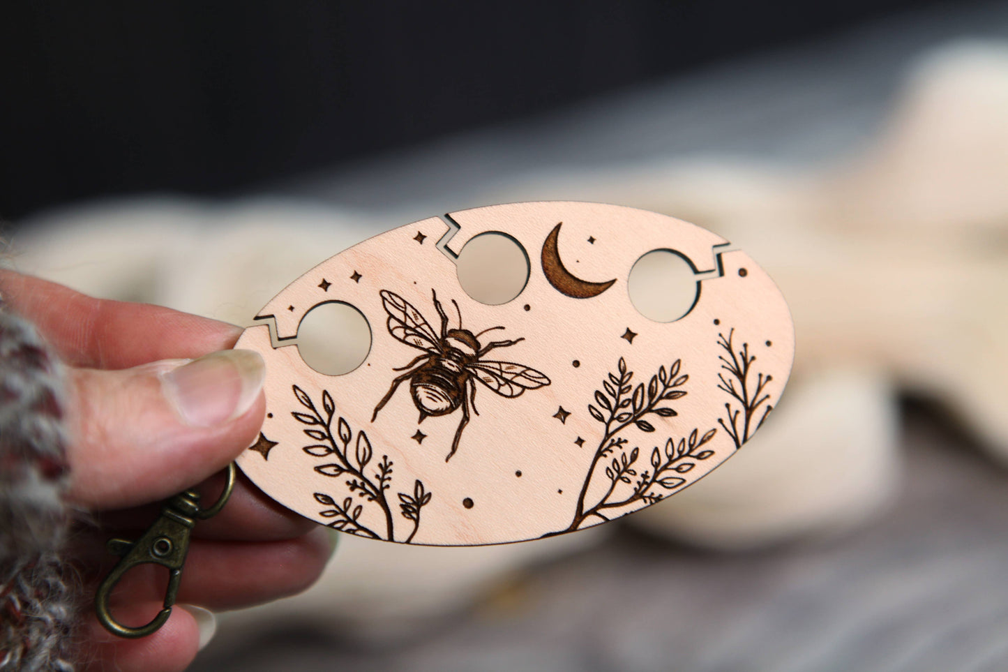 Bee & Crescent Moon Yarn Separator