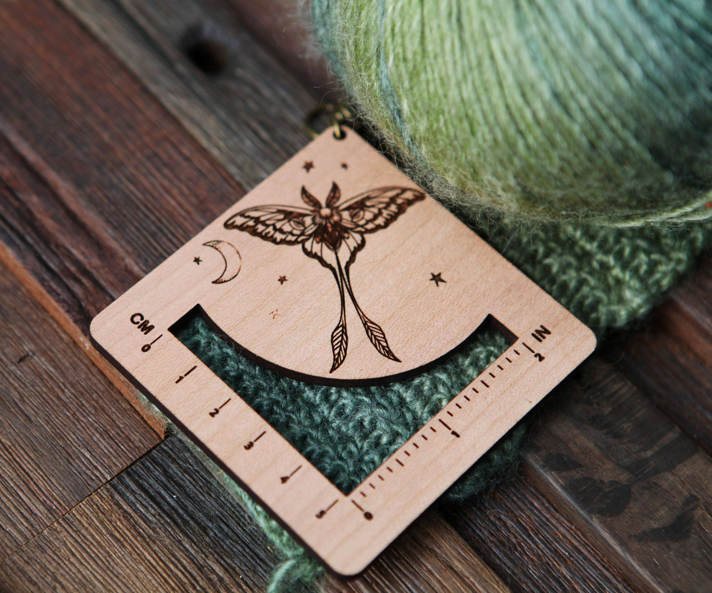 Luna Moth Knit & Crochet Gauge