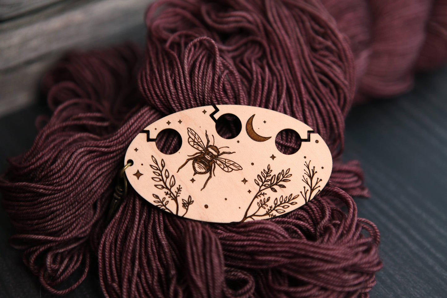 Bee & Crescent Moon Yarn Separator