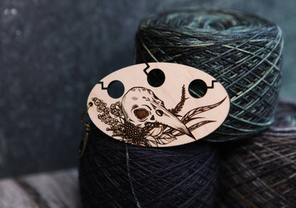 Raven Skull Yarn Separator