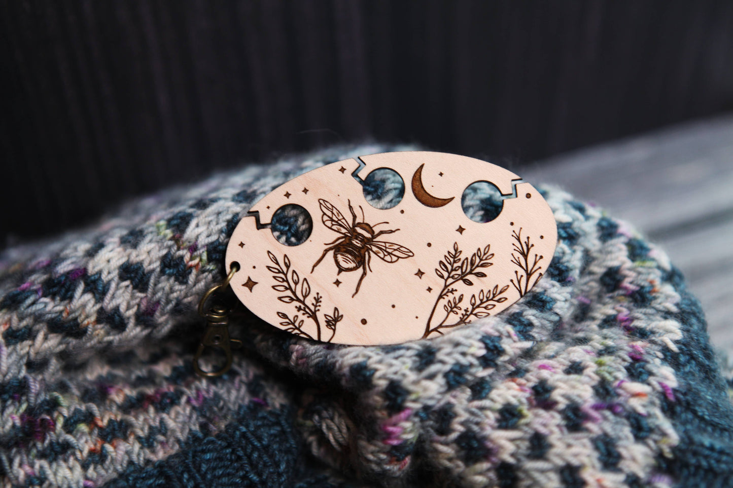 Bee & Crescent Moon Yarn Separator