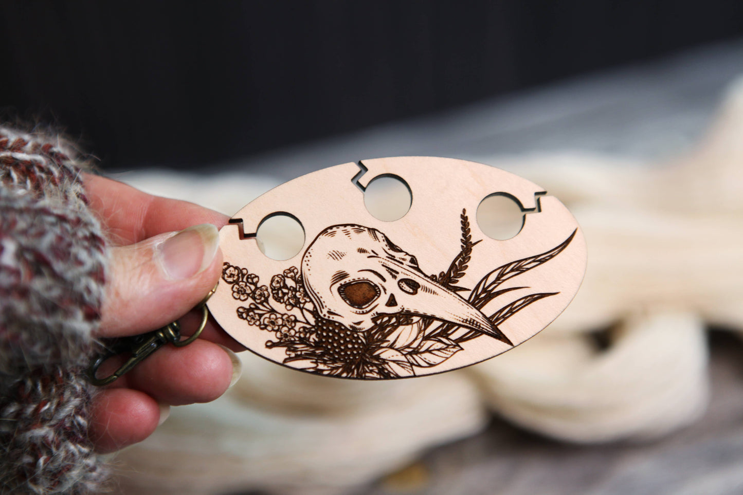 Raven Skull Yarn Separator